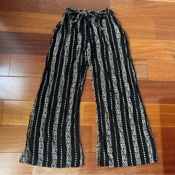 Floral Print Palazzo Pants - Picture 1 of 4